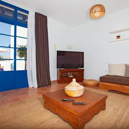 Sleeps 2 With Pool And Air Con Apartamento