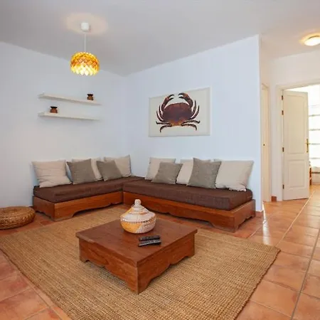 Apartament Sleeps 2 With Pool And Air Con *